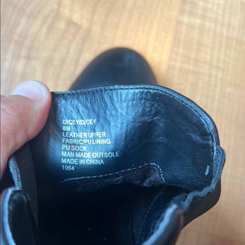 Steve Madden Black Ankle Boots Chelsea Style - Picture 3 of 5